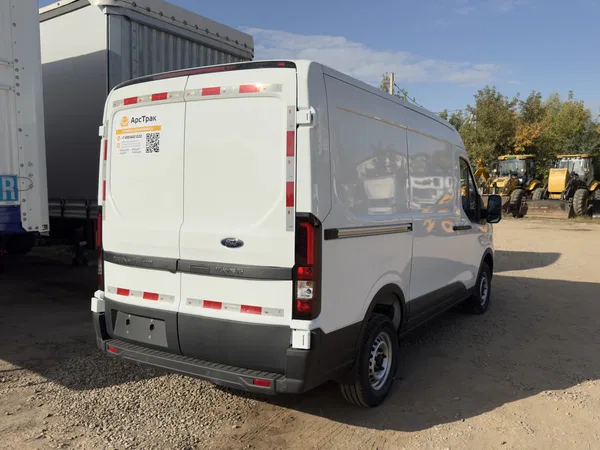 Цельнометаллический фургон FORD Transit