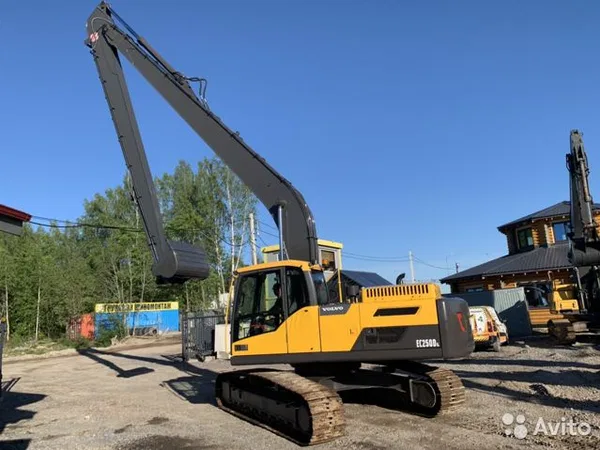 Гусеничный экскаватор Volvo 250