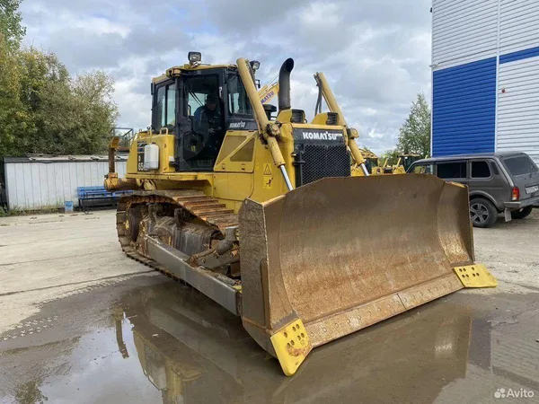 Гусеничный бульдозер Komatsu D65EX-16