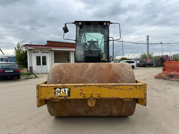 Двухвальцовый каток Caterpillar CB564D