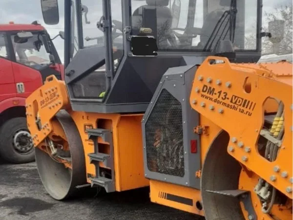 Двухвальцовый каток ЗАВОД ДМ DM-13-VD