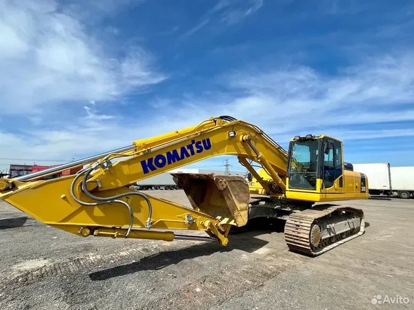 Гусеничный экскаватор Komatsu PC300-8MO