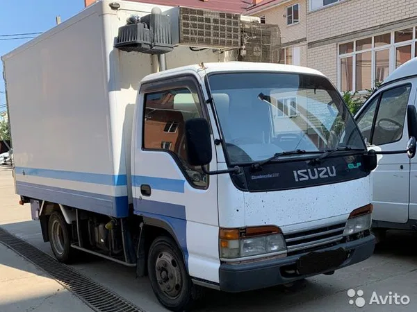 Рефрижераторный фургон Isuzu ELF