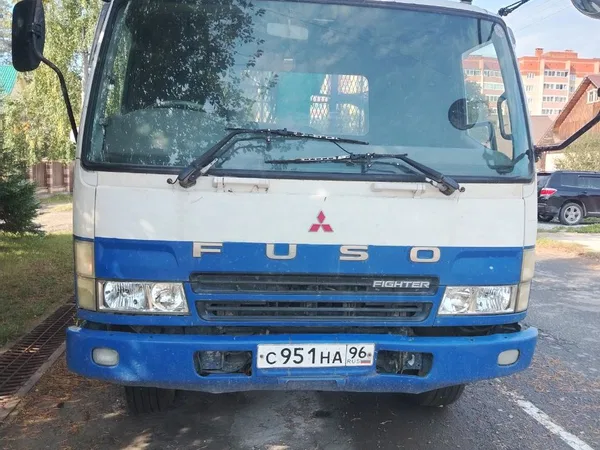 Бортовой грузовик с КМУ Mitsubishi Fuso Fighter