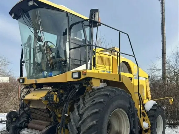 Кормоуборочный комбайн New Holland FX 30