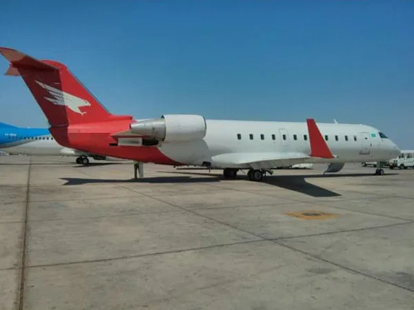 Самолет  Bombardier CRJ-100LR, CL600-2B19