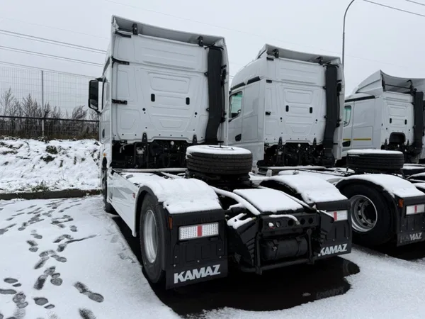 Промышленный тягач                                                         КамАЗ                                                     54901