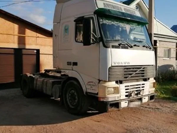 Седельный тягач Volvo FH12