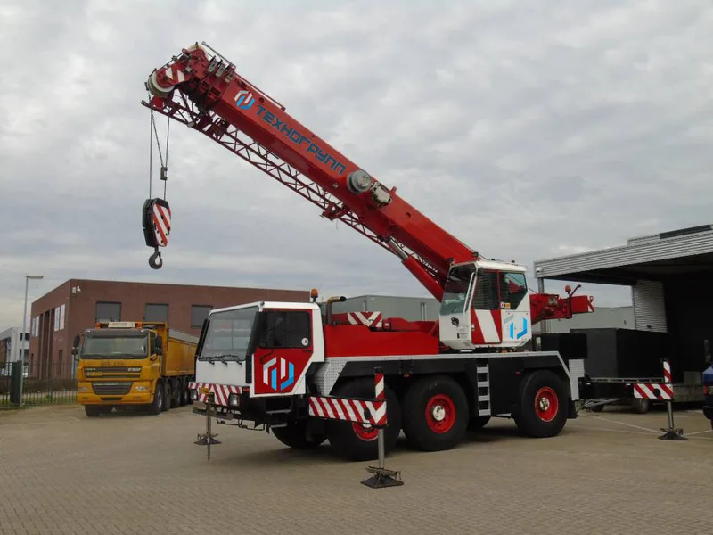 Автокран Liebherr LTM 1040