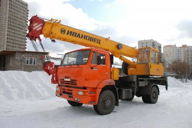 Автокран Ивановец КС-35714К-3