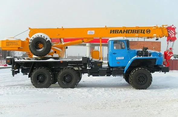 Автокран Ивановец КС-35714