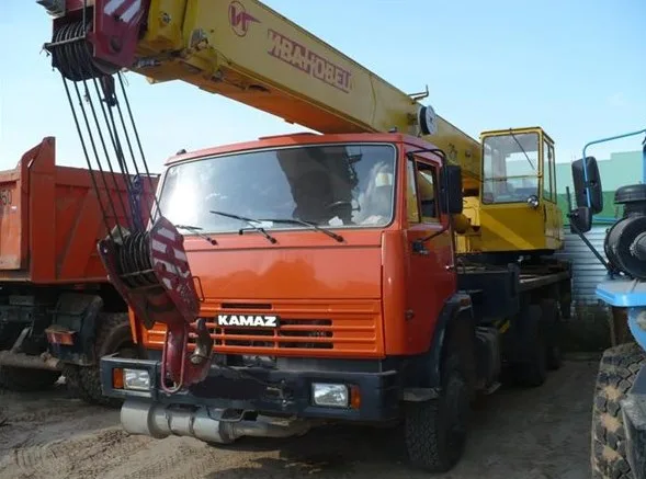 Автокран Ивановец КС-35715