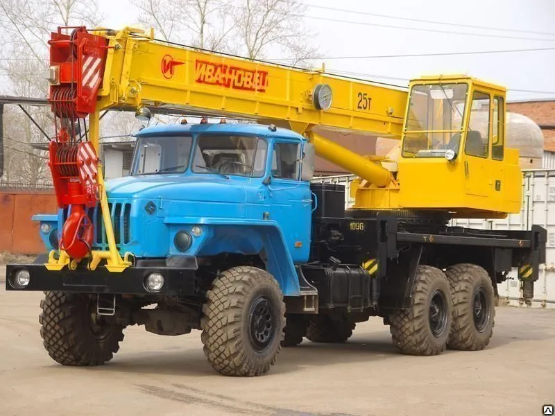 Автокран Ивановец КС-45717-2