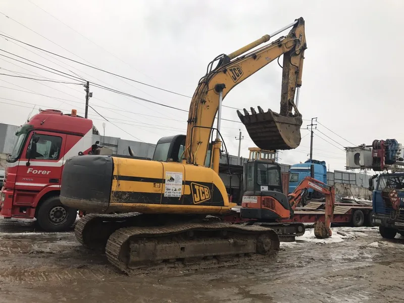 Гусеничный экскаватор JCB JS 200 SC