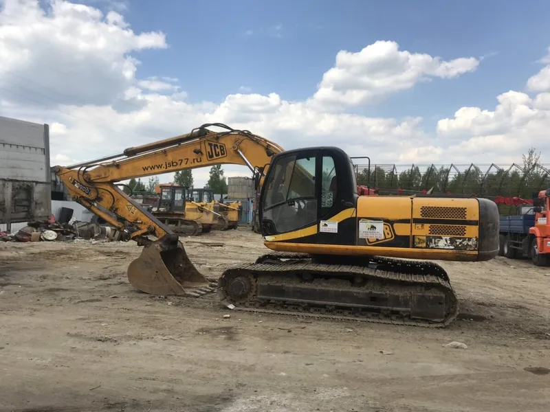 Гусеничный экскаватор JCB JS 200 SC