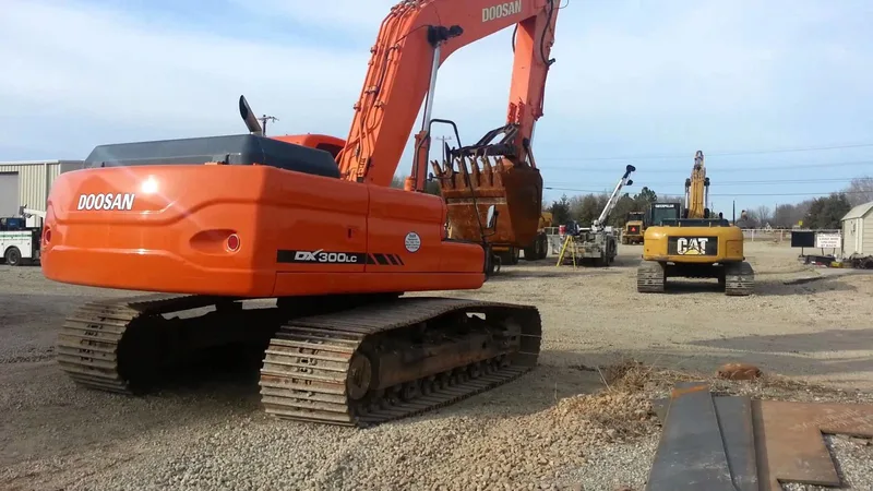 Гусеничный экскаватор DOOSAN DX 300LC