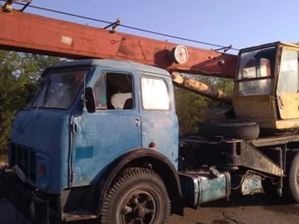 Автокран Ивановец на шасси МАЗ