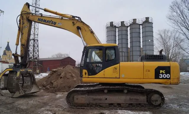 Гусеничный экскаватор Komatsu PC300