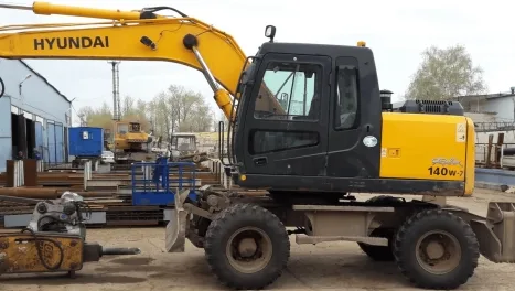 Колесный экскаватор Hyundai  R140W7