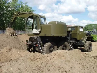 Автоэкскаватор УВЗ ЕА-17У