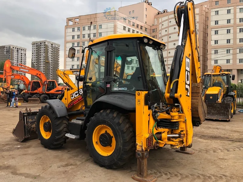 Экскаватор-погрузчик JCB 3CX