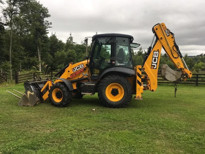 Экскаватор-погрузчик JCB 3CX