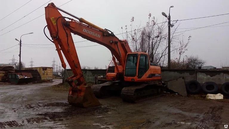 Гусеничный экскаватор DOOSAN 225