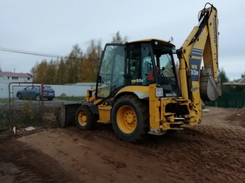 Экскаватор-погрузчик Komatsu 93
