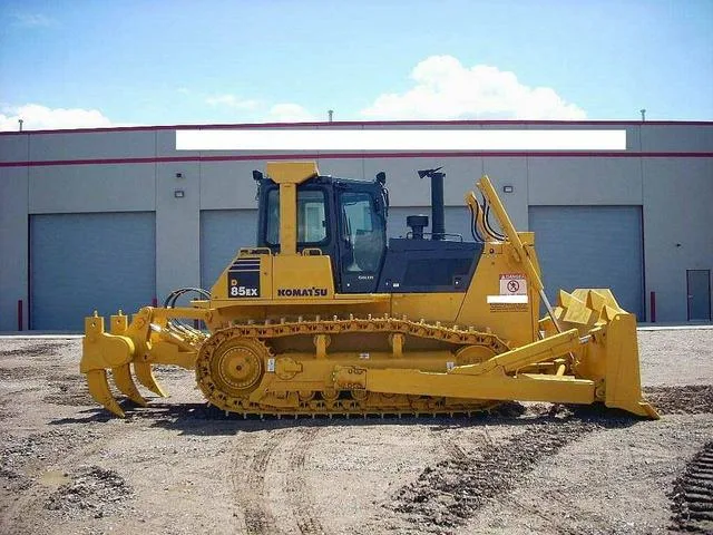 Тяжелый бульдозер Komatsu D85EX-15