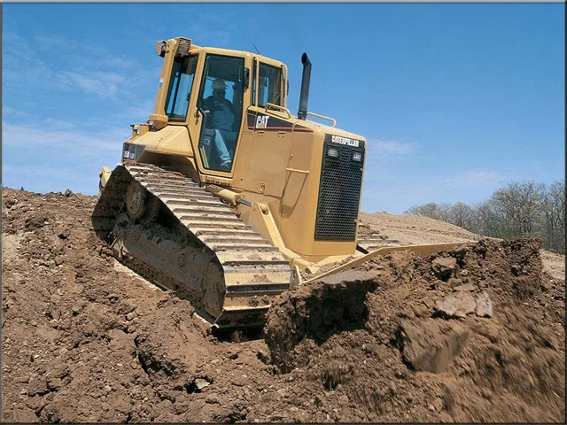 Средний бульдозер Caterpillar D5