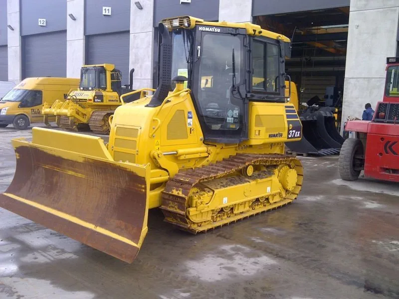 Легкий Бульдозер Komatsu D37EX-22