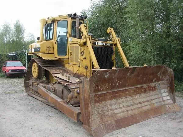 Тяжелый бульдозер Caterpillar D6