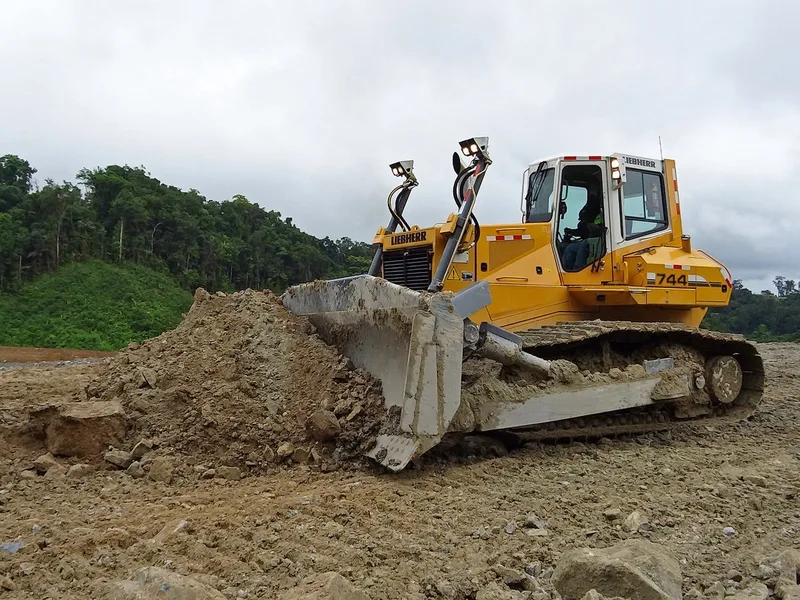 Тяжелый бульдозер Liebherr PR 744