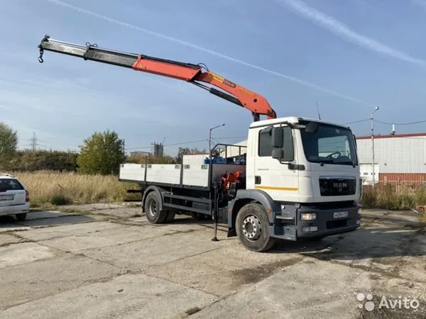 Бортовой грузовик с КМУ MAN TGM