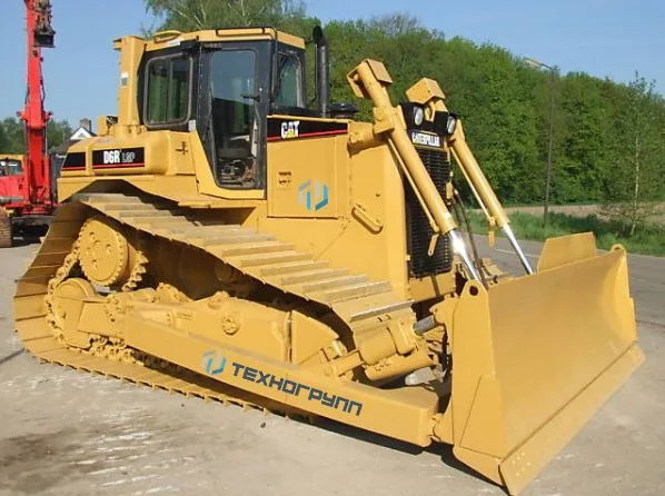 Средний бульдозер Caterpillar D6