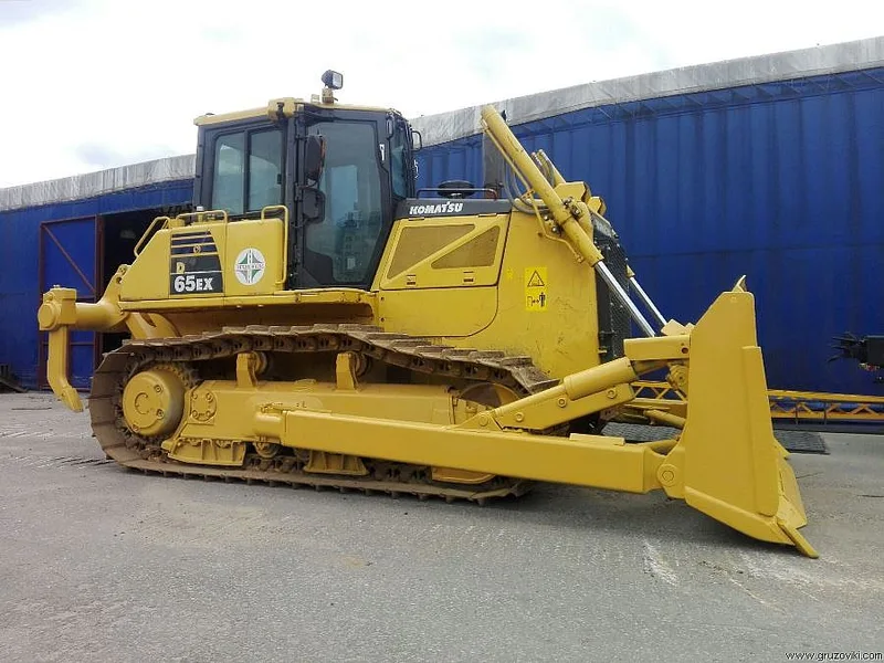 Средний бульдозер Komatsu D65EX-16