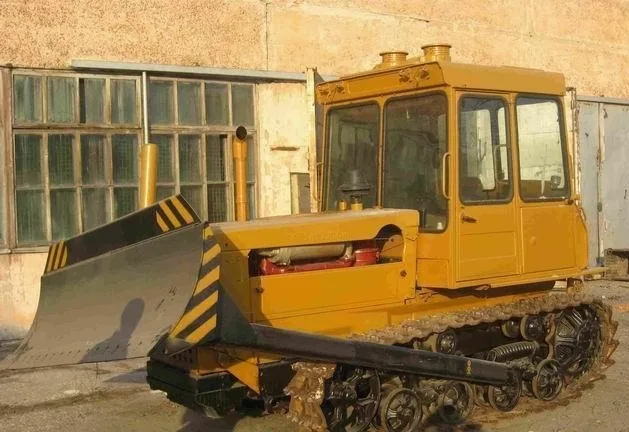 Легкий Бульдозер ЧТЗ-Уралтрак ДТ-75