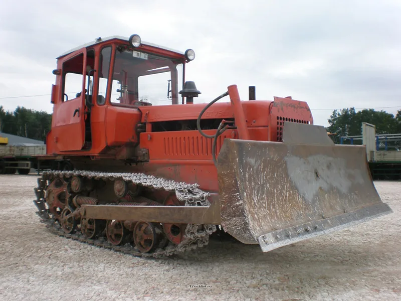 Легкий Бульдозер ВГТЗ ДТ-75