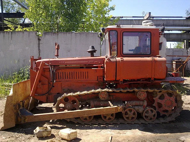 Легкий Бульдозер АЛТТРАК ДТ-75