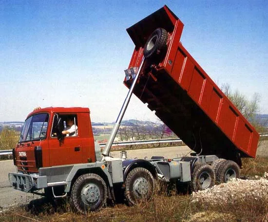 Самосвал Татра (Tatra) 30 тонн