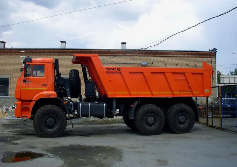 Самосвал Камаз 65222