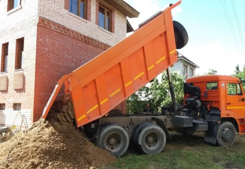 Самосвал Камаз 6520