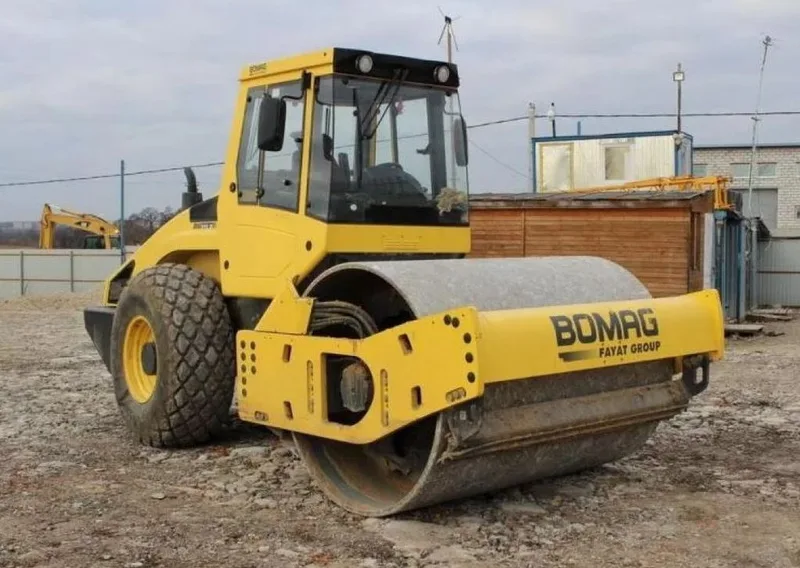 Вибрационный комбинированный каток Bomag 213 D-4