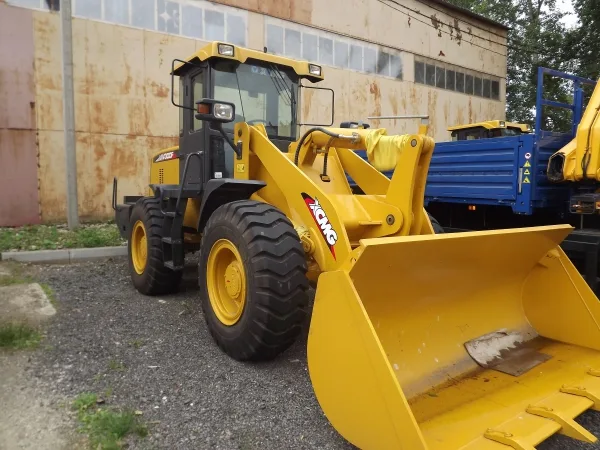 Фронтальный погрузчик XCMG LW300F