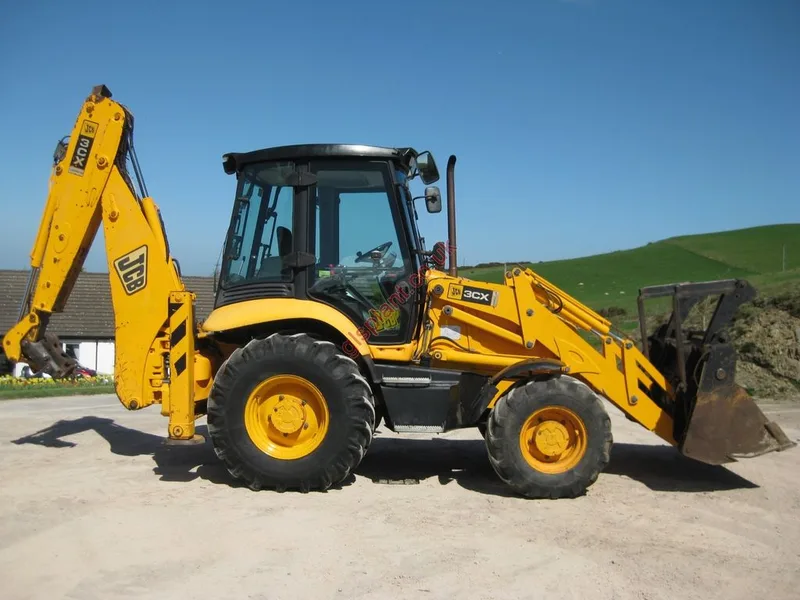 Фронтальный погрузчик JCB 3CX
