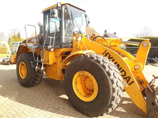Фронтальный погрузчик Hyundai HL 760-7A