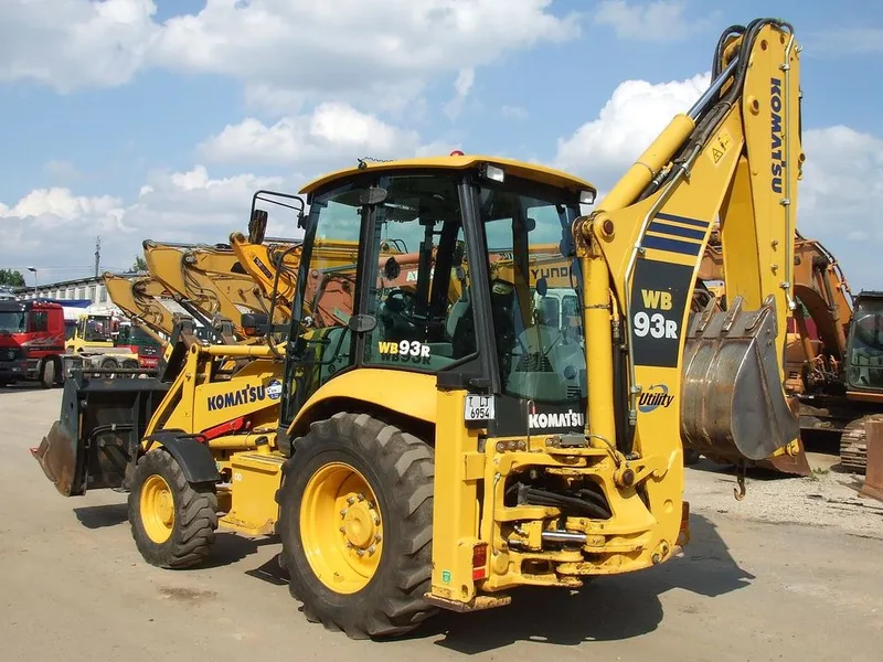 Фронтальный погрузчик Komatsu WB 93R-5