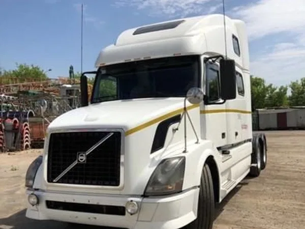Седельный тягач Volvo VNL 780