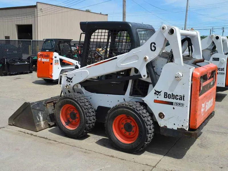 Мини-погрузчик Bobcat 530