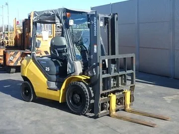Вилочный погрузчик Komatsu FD25C-17